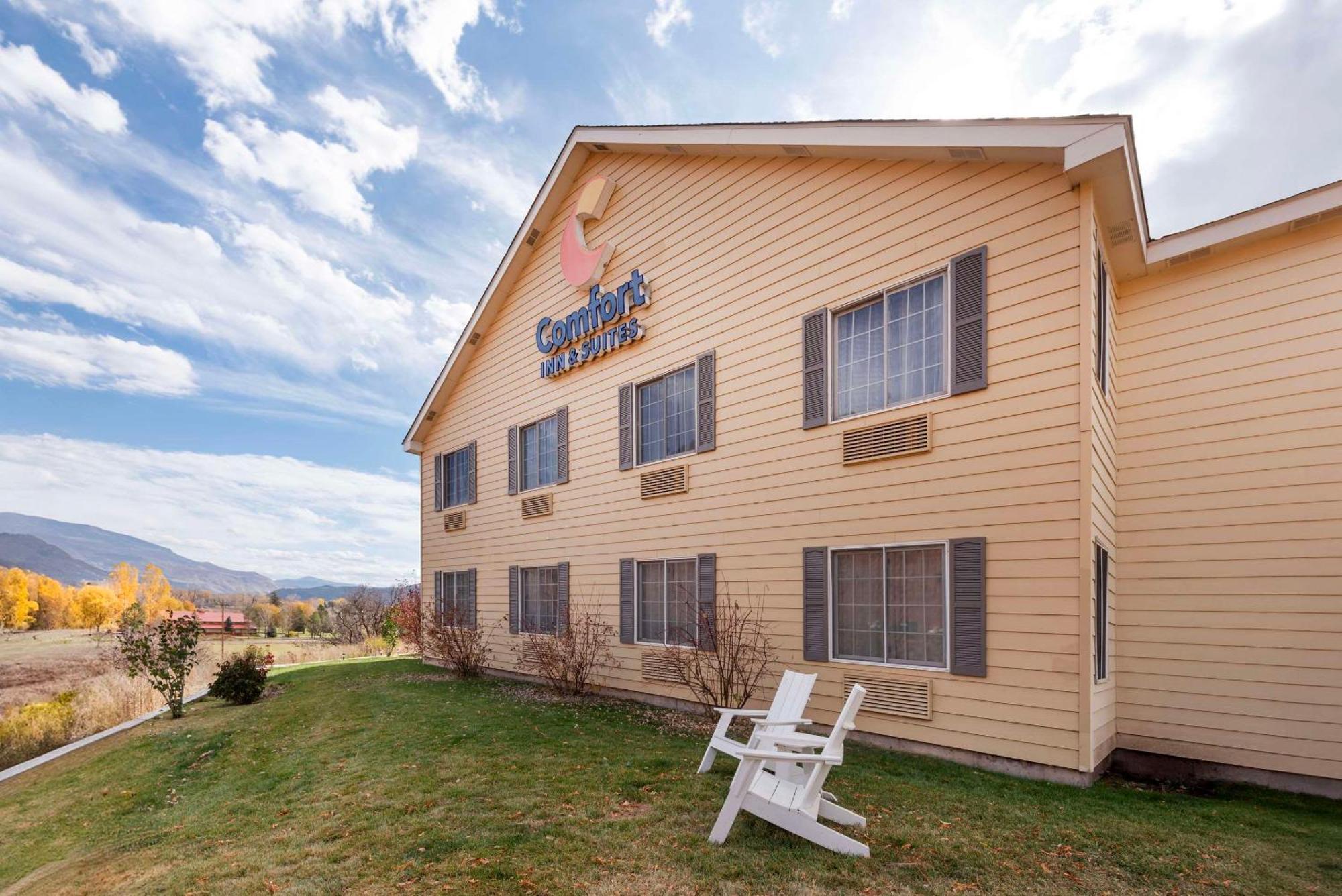 Comfort Inn & Suites Carbondale On The Roaring Fork Exterior photo